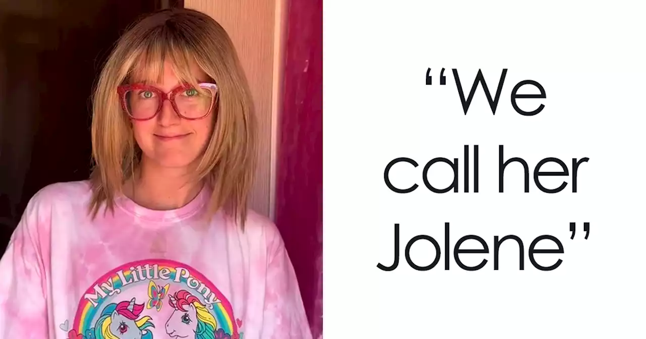 Woman Finds A Hilarious Way To Show Company Their Rule Against Colored Hair Is Ridiculous