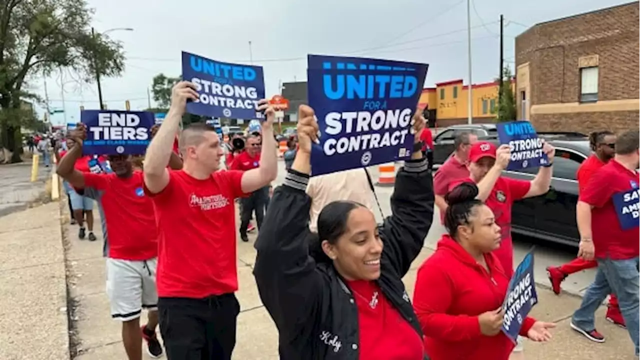 UAW votes overwhelmingly to let union leaders call strikes against Detroit companies