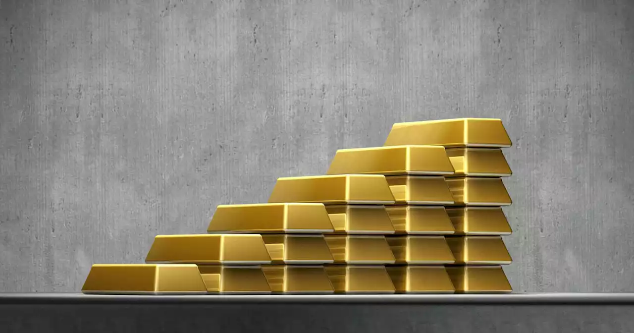 Gold IRA vs. gold bars and coins: How to choose the right type for you