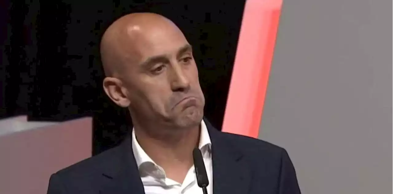 Rubiales no renuncia y el fútbol español estalla: enérgico repudio de figuras y polémica frase de Luis Enrique