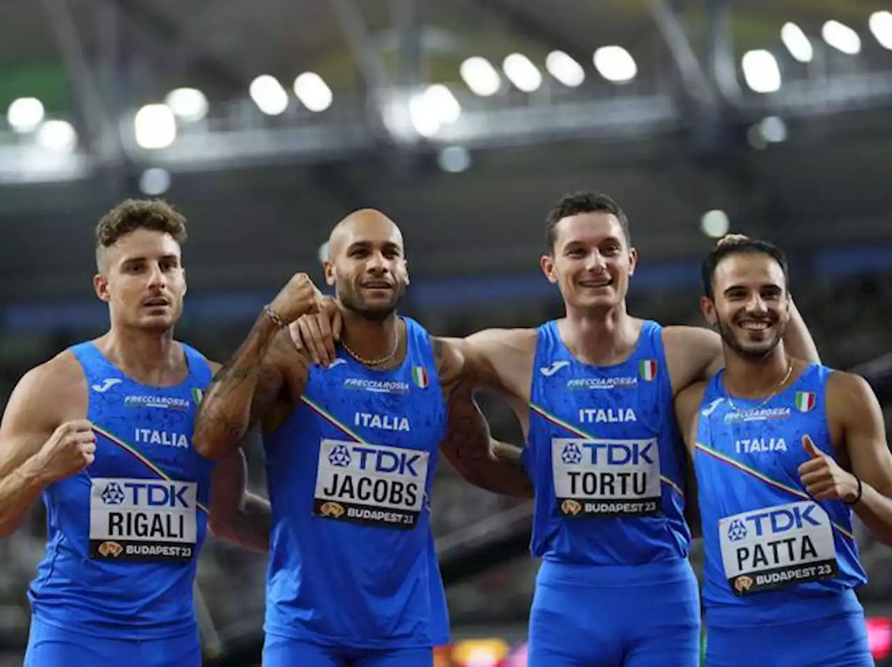 L'Italia 4x100 con Jacobs in finale ai Mondiali di Budapest col miglior tempo dell'anno