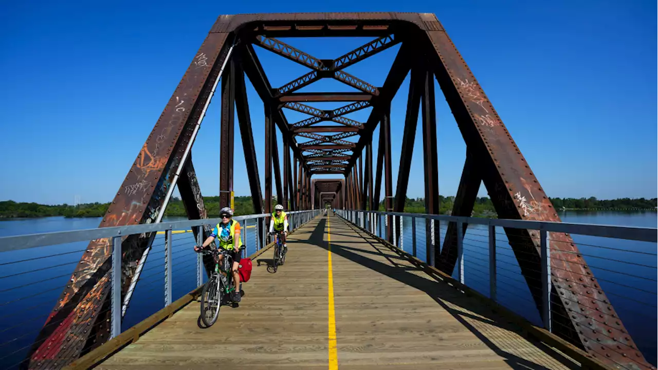 Chief William Commanda Bridge popular with active transportation users