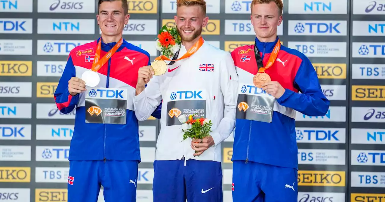 Jakob og Narve fikk medaljene sine – Gjert på plass