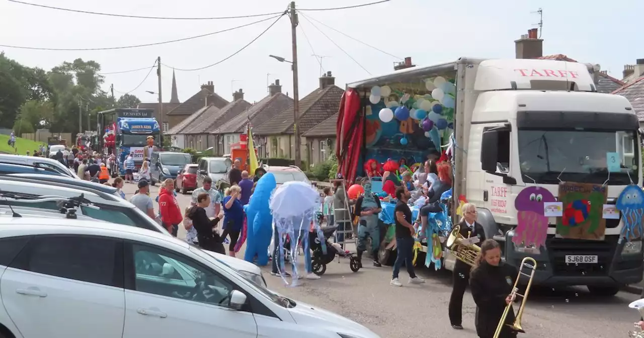 Crowds turn out for Kirkcudbright parade