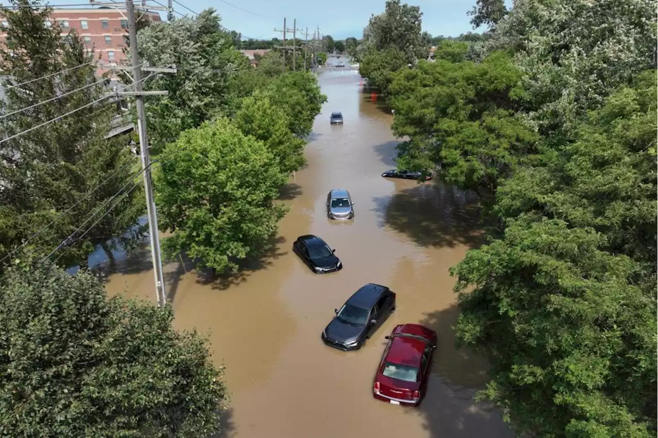 Floods fill tunnels leading to Detroit airport, force water rescues in Ohio and Las Vegas