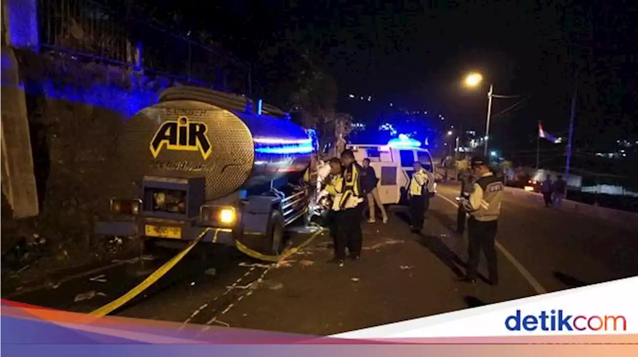 Petaka Maut Belasan Penonton Karnaval Ditabrak Truk Tangki di Pacet