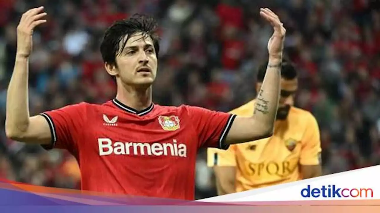 Striker Iran Sardar Azmoun Merapat ke AS Roma