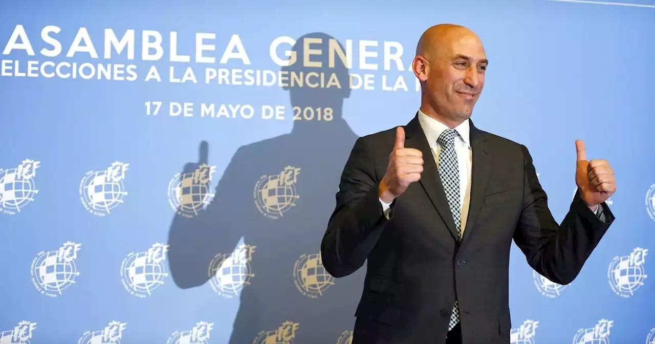 Rubiales renuncia por el escándalo del beso