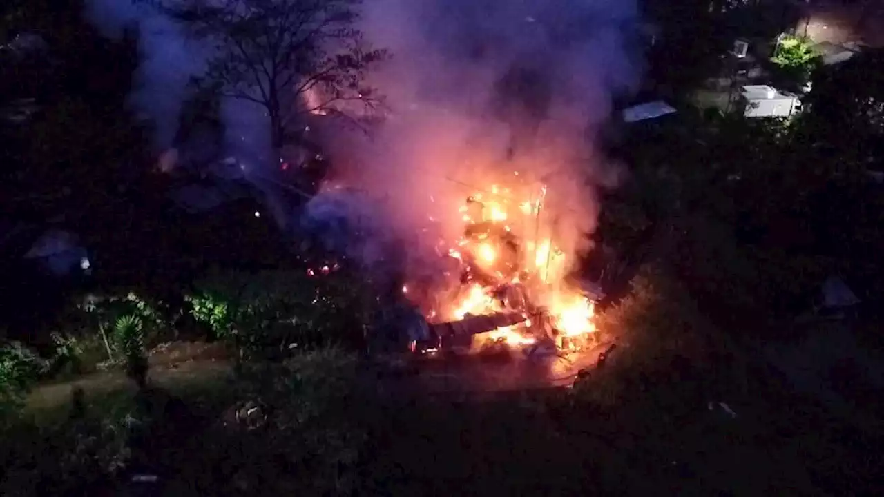 Incendio en Itagüí acabó con al menos diez viviendas y mató a varios animales