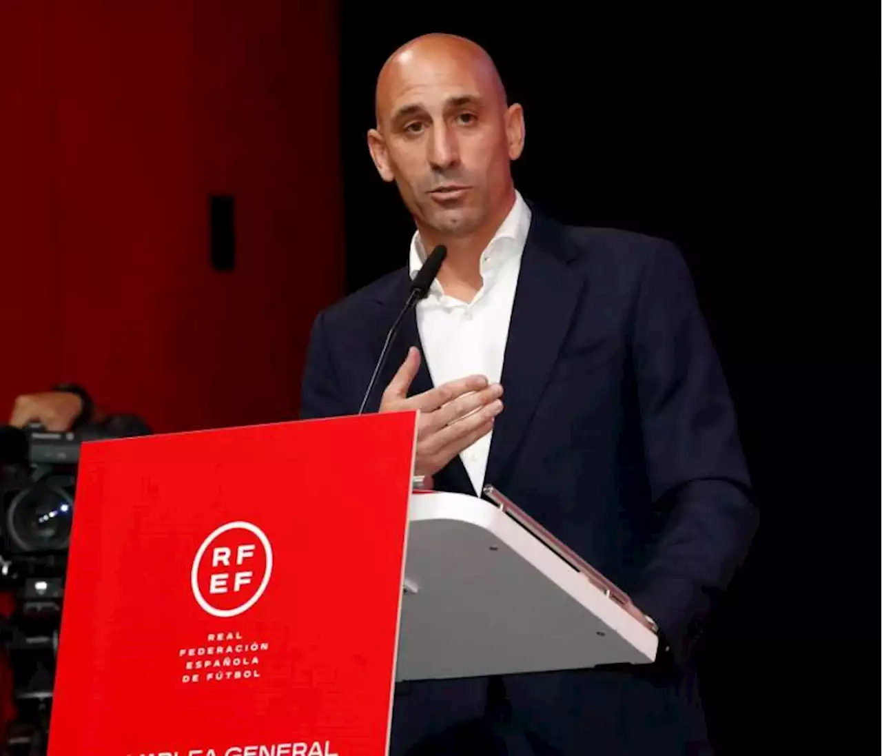 Luis Rubiales anuncia que no dimite como presidente de la RFEF