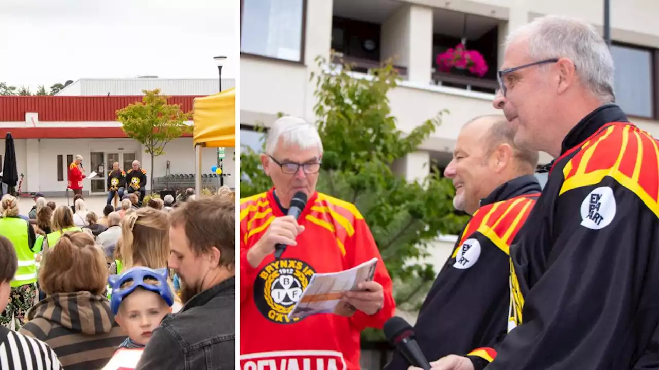 Festligt i Sätra centrum när Tickselbo 10-årsjubilerade