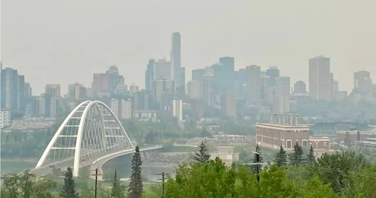 Wildfire smoke triggers poor air quality alert in Edmonton, northern Alberta