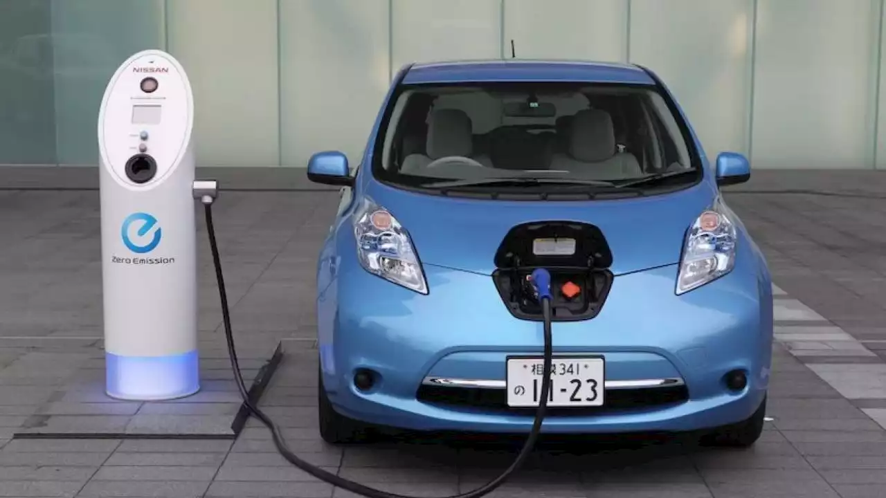 Alistan fin para autos de gasolina en México y que en 2050 todos sean eléctricos