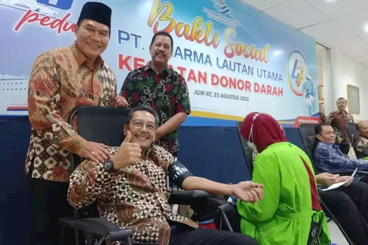 PT Dharma Lautan Utama Gelar Donor Darah dan Serahkan Bantuan Ke Nelayan Korban Kebakaran Tegal