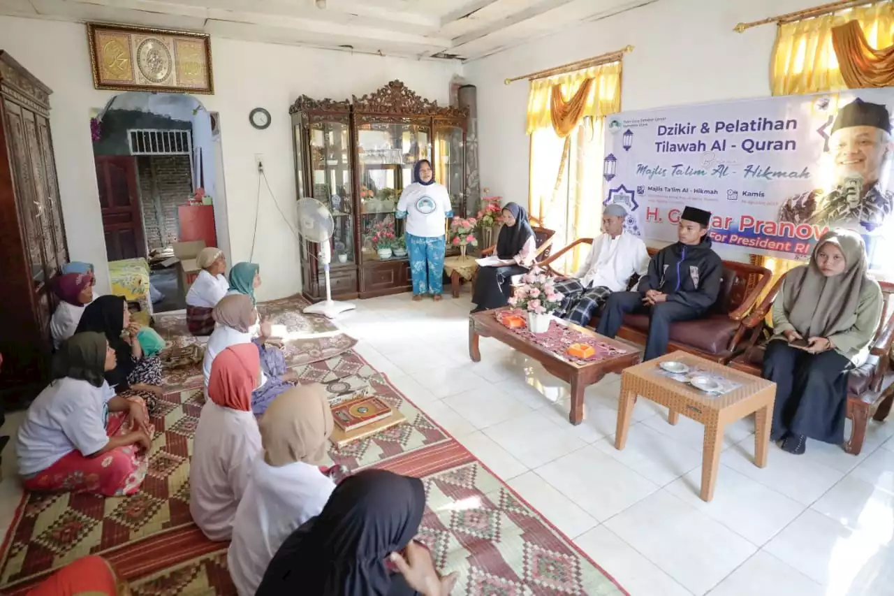 Tuan Guru Sahabat Ganjar Ajarkan Tilawah Al-Quran kepada Warga Tapanuli Selatan