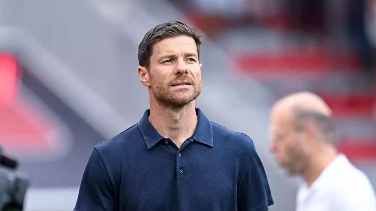 Xabi Alonso schwärmt von Stanisic: 'Ich war vom ersten Tag beeindruckt'