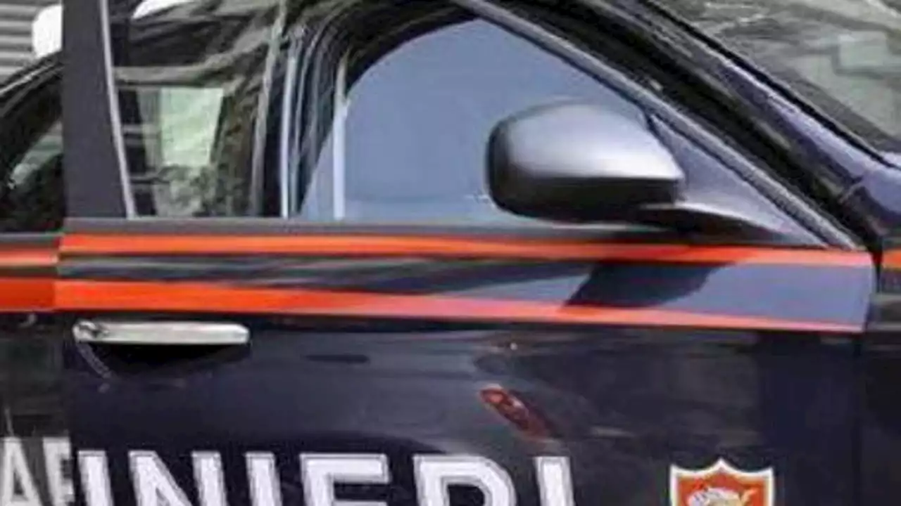 Abusi su una 15enne in una scuola di Tivoli, arrestato l’insegnante sostegno