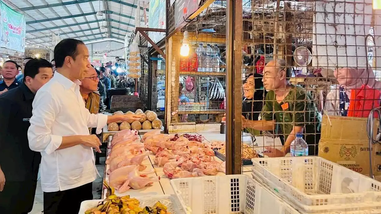 Kunjungi Pasar Brahrang Binjai, Jokowi: Harga Bahan Pokok Terkendali