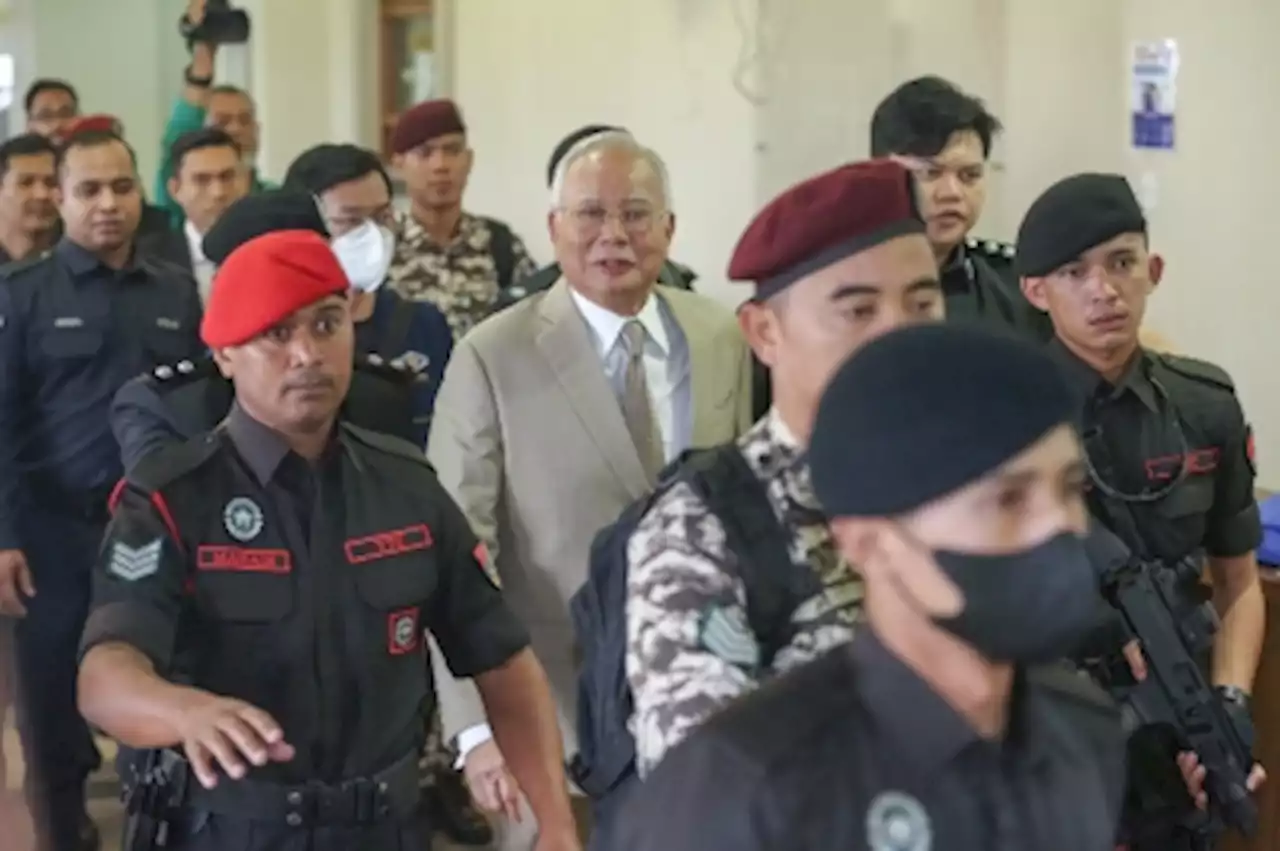 Najib fails to pause his 1MDB trial again, hearing continues next Monday