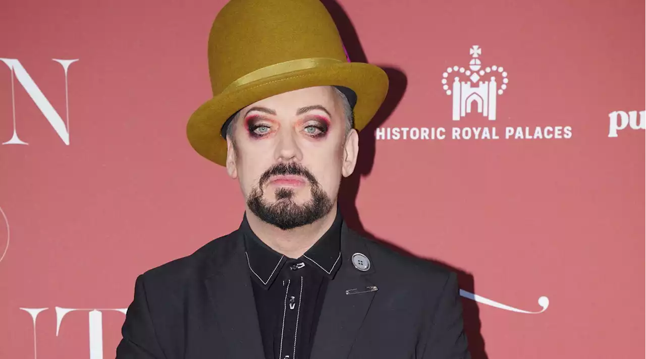 Boy George rischia la bancarotta, ecco come sta cercando di sanare un debito ingente