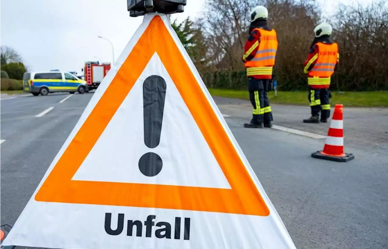 Horrorunfall in Oberbayern: Auto fliegt in Menschengruppe