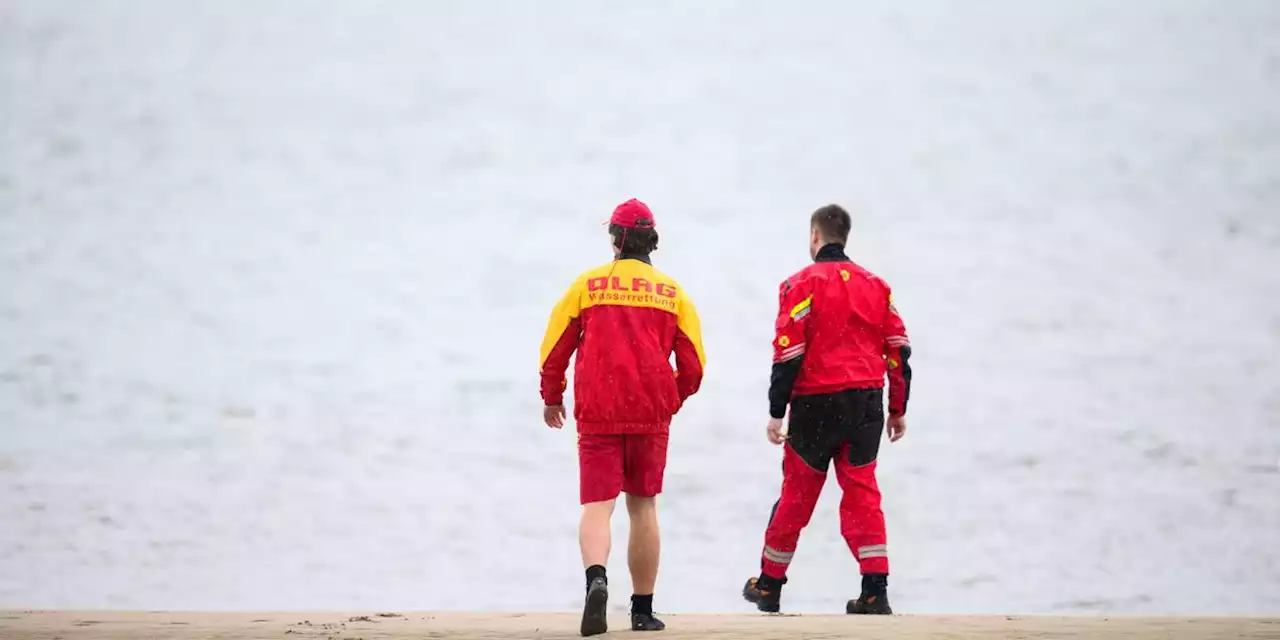 Nur wenige Tage nach Leichenfund in bayerischem Fluss: Erneut tote Person im Wasser entdeckt