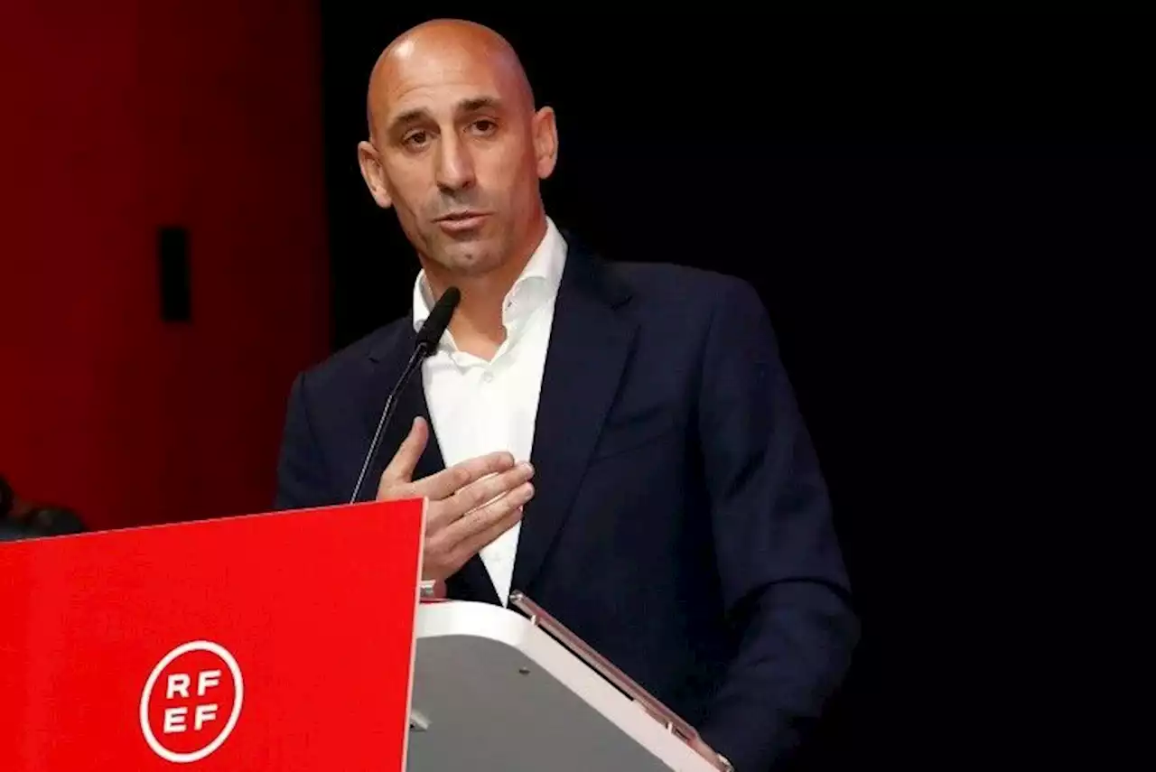 Scandale du baiser forcé : le patron du foot espagnol Luis Rubiales...