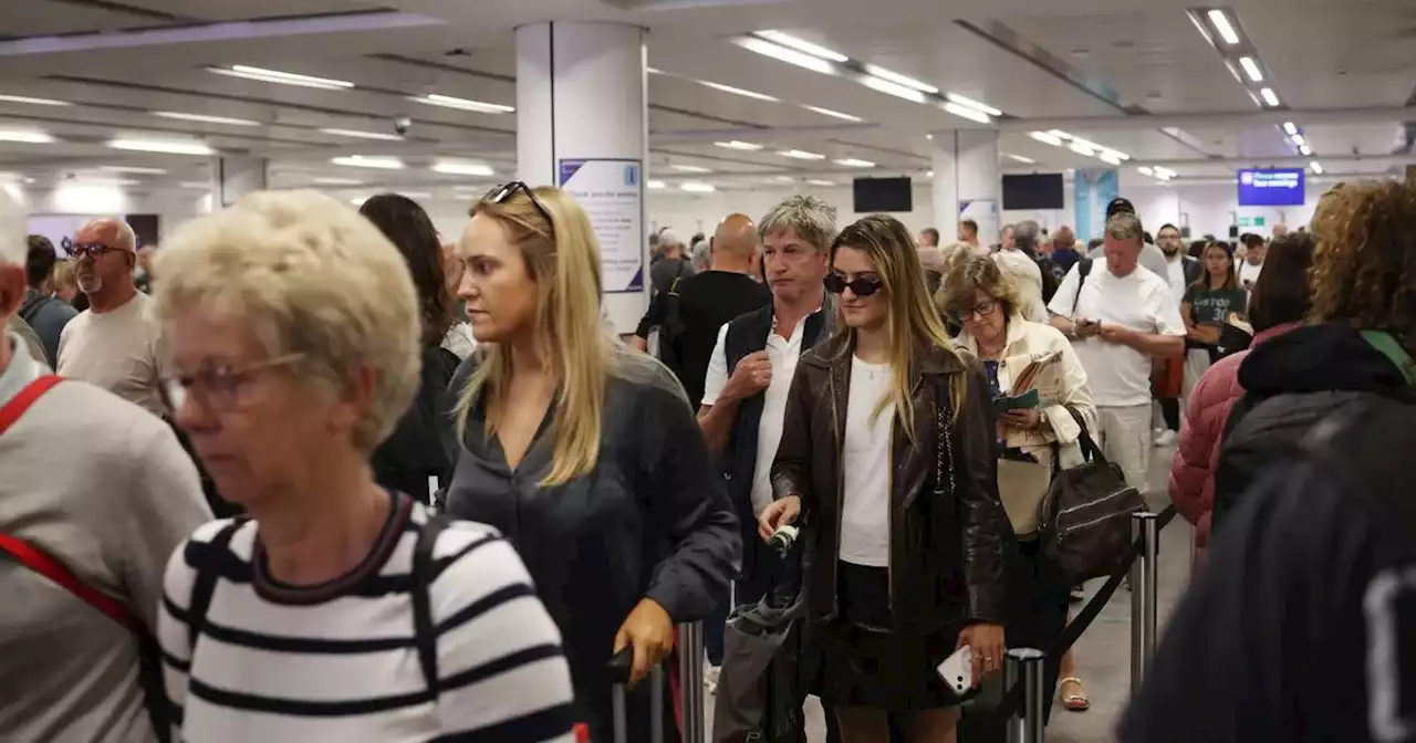 Expert says what time you should get to airports and avoid queues