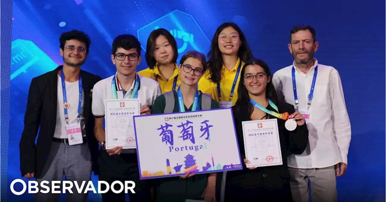 Alunos de Ovar ganham medalha de prata num dos 'maiores concursos' de ciência da Ásia