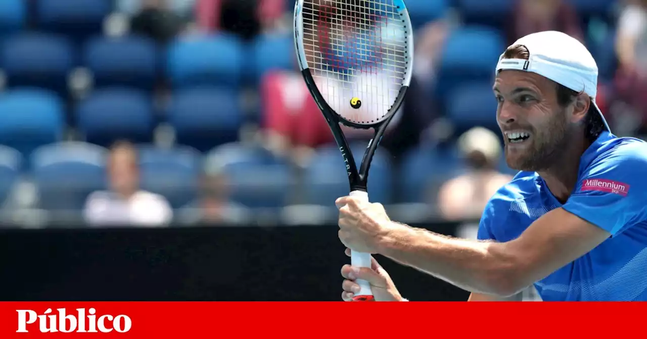 João Sousa levou três horas para chegar às meias-finais em Praga