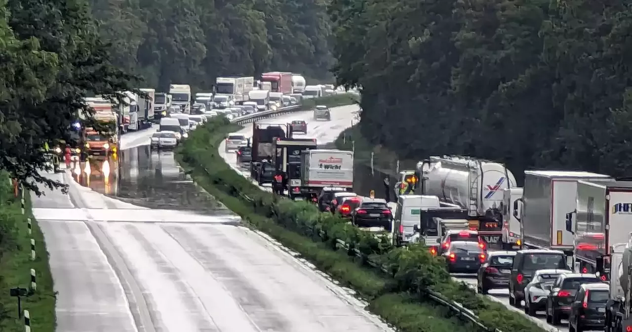 Der Sommer Verabschiedet Sich Nass: Kräftige Unwetter Ziehen über NRW ...