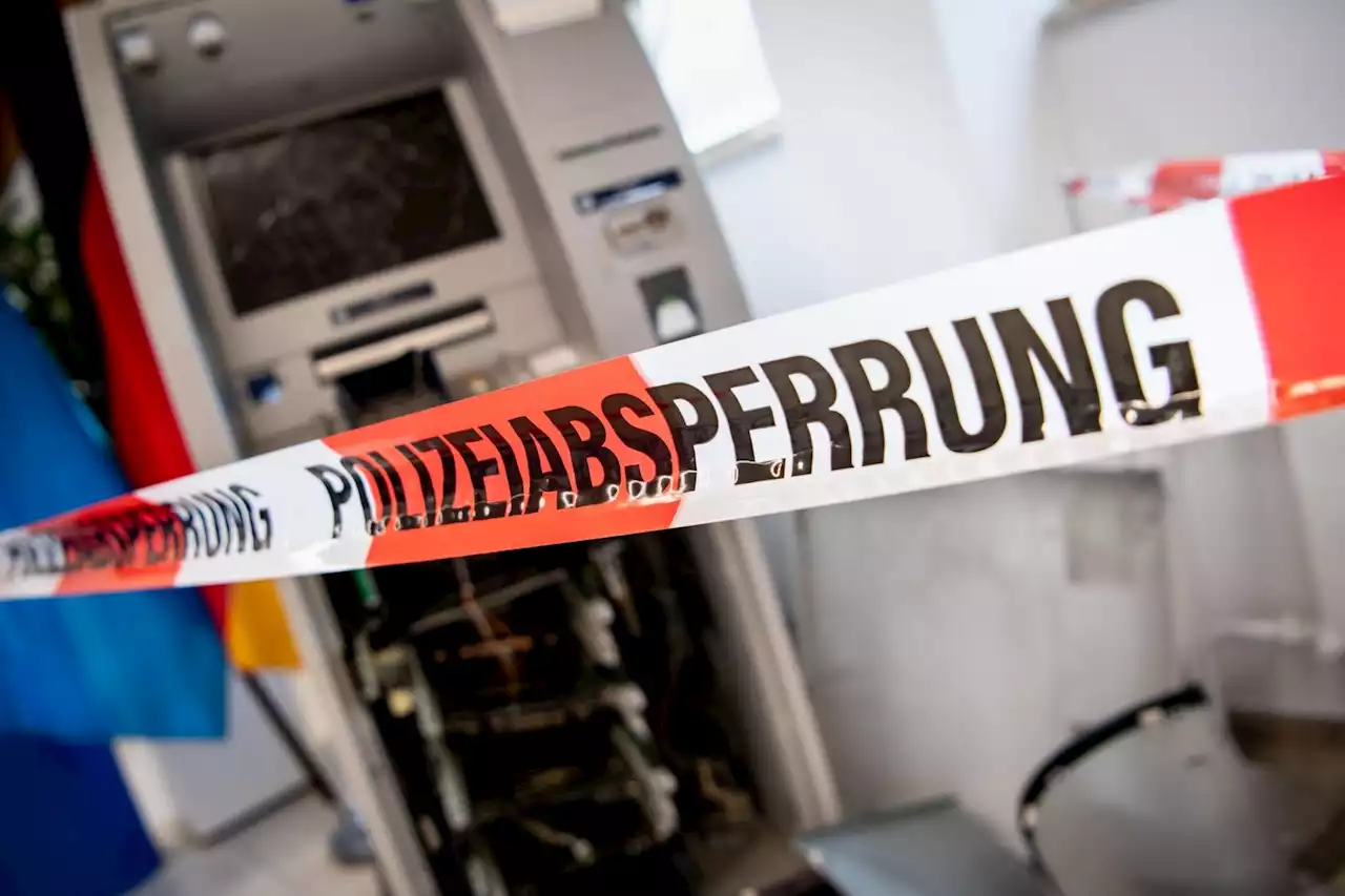 Unbekannte sprengen Geldautomaten in Neuenkirchen