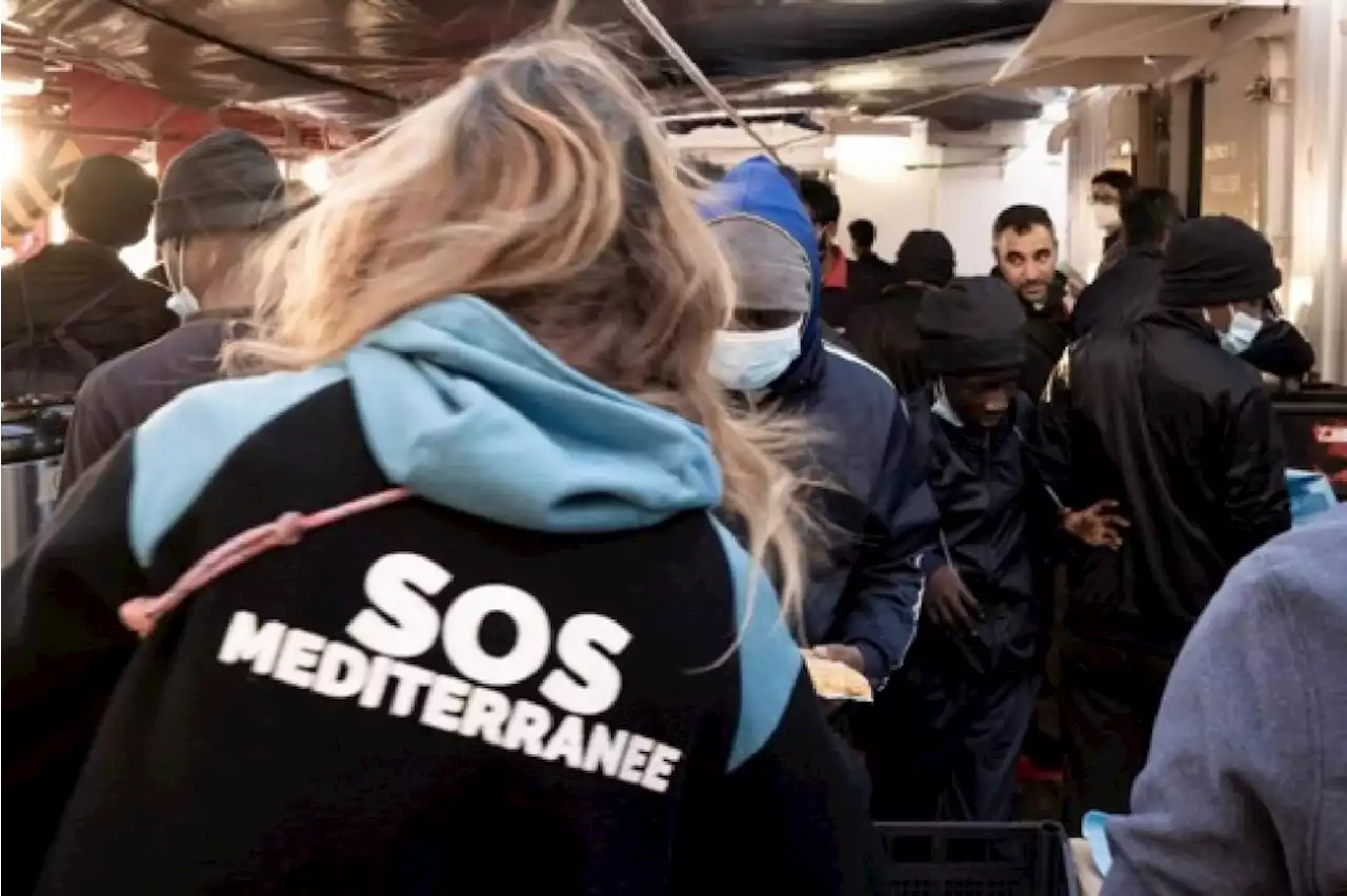 Le navire-ambulance Ocean Viking sauve 438 migrants en Méditerranée