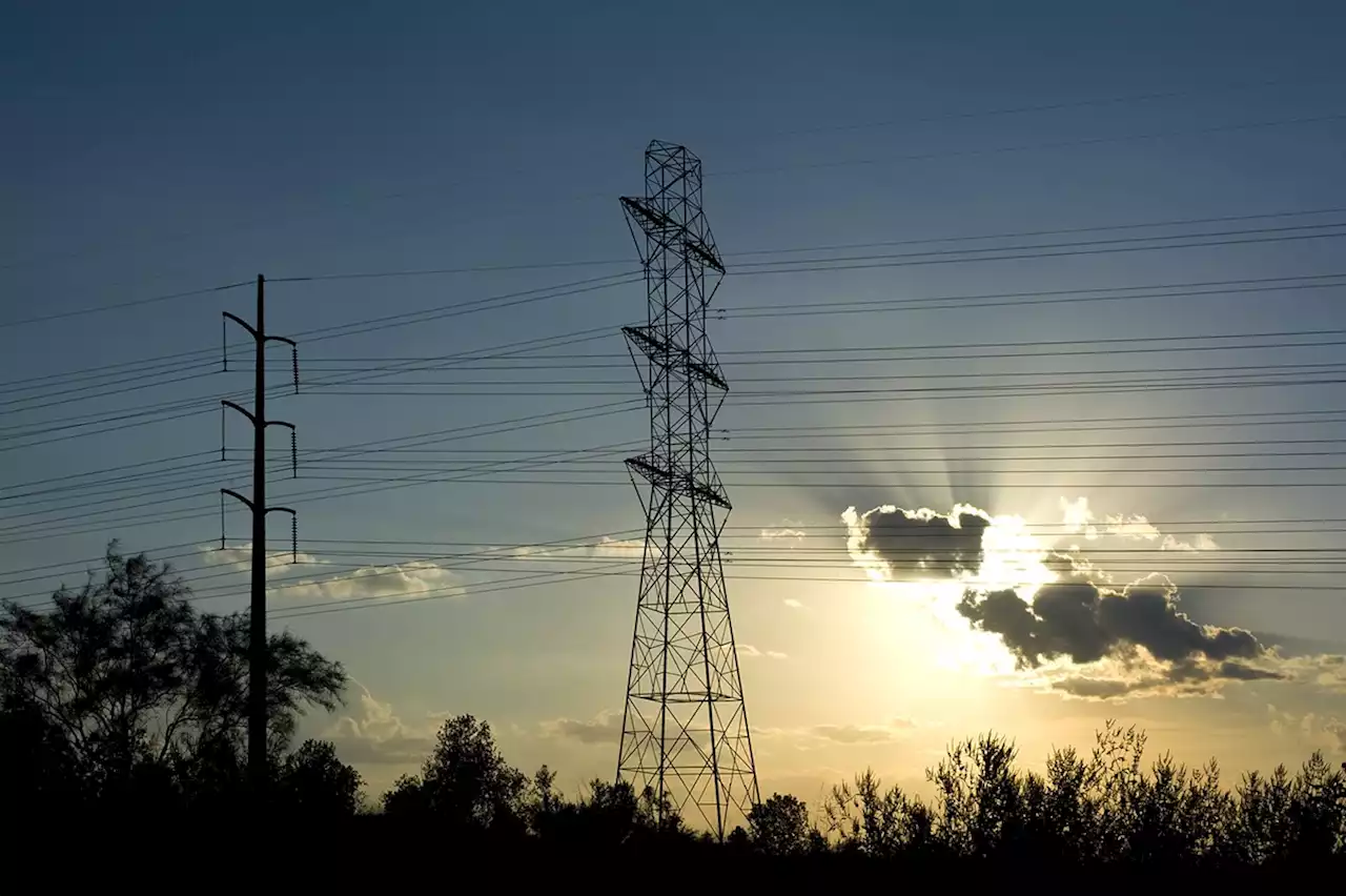 ERCOT warns Texans of possible rolling power outages Friday evening