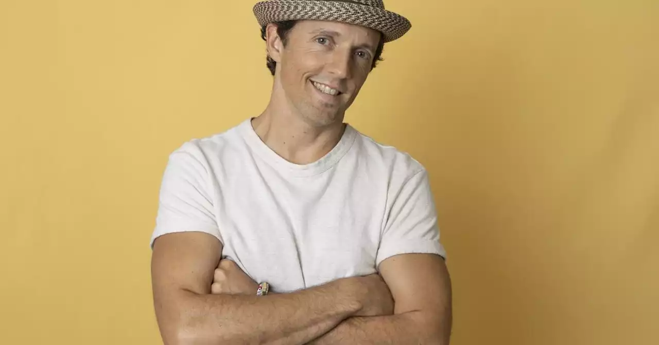 Jason Mraz is feeling free and curious — in music and in love