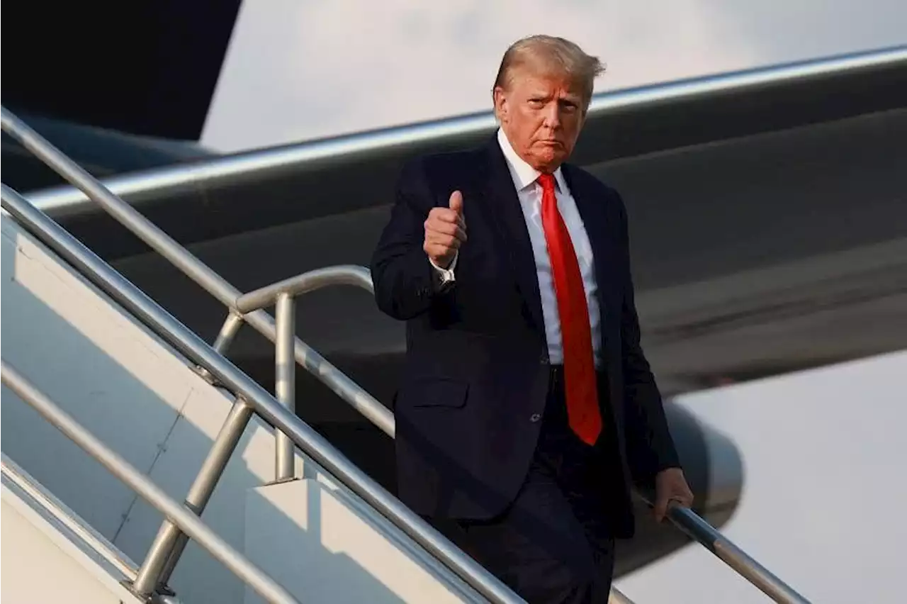 Trump arrives in Atlanta for mug shot, booking in election case