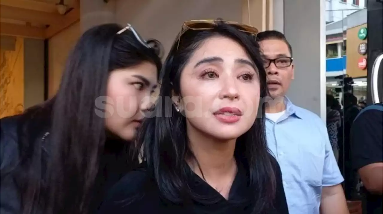 Duh Jadi Melebar ke Mana-Mana Gegara Gaji Pilot, Dewi Perssik Sebut Lolly Siap Jadi PSK Ikuti Jejak Nikita Mirzani