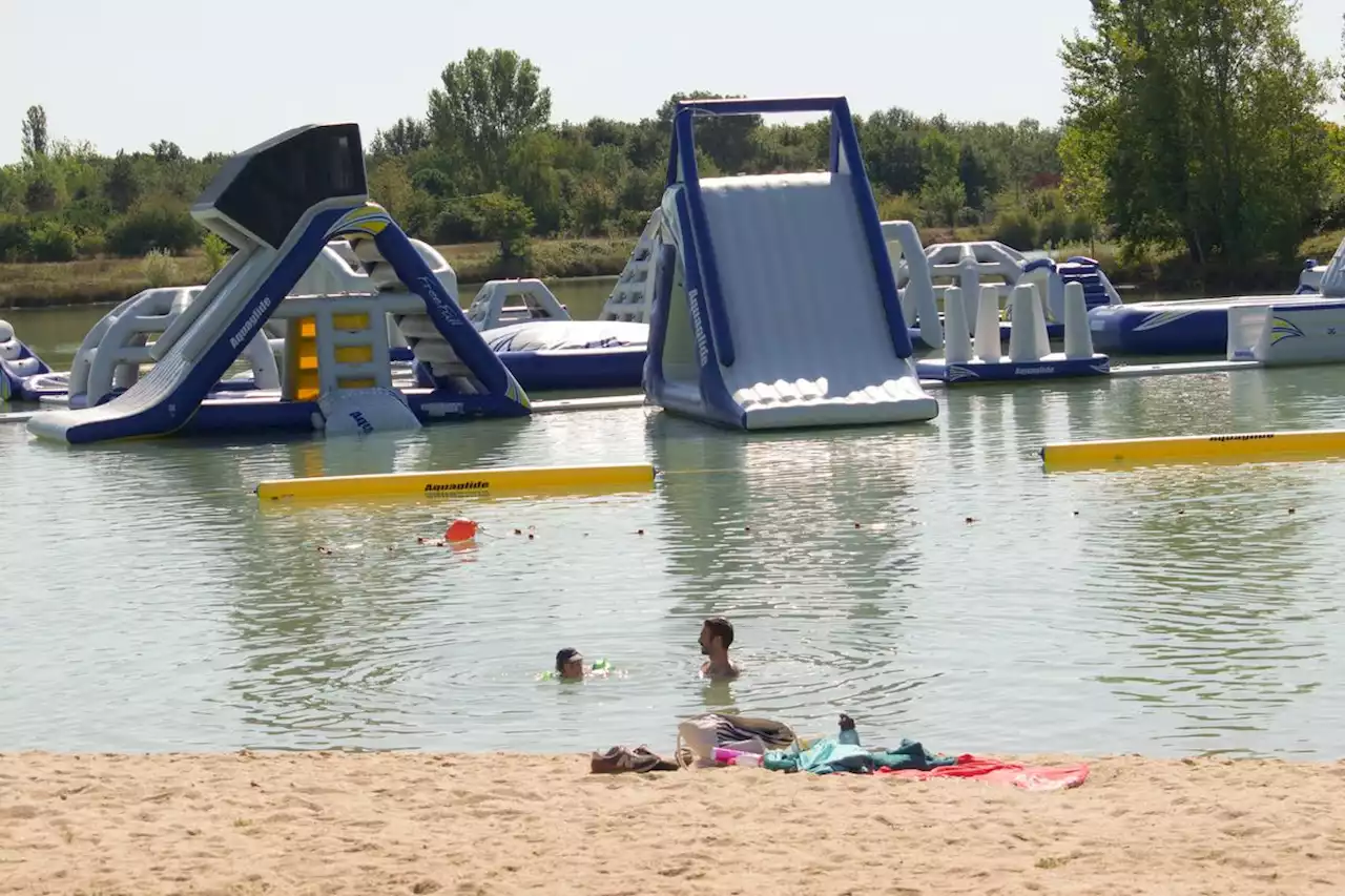 À Coutras, les locaux tentent de fuir la canicule et la foule au lac des Nauves