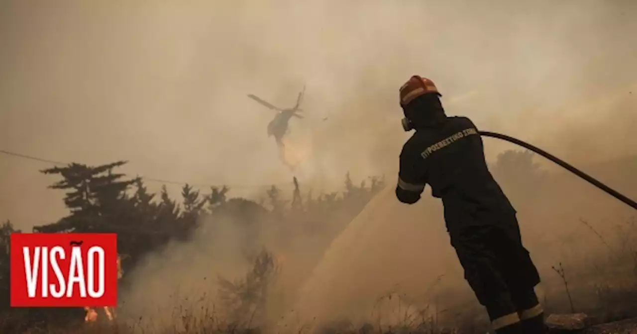 | Incêndios perdem força perto de Atenas mas continuam fora de controlo no nordeste da Grécia