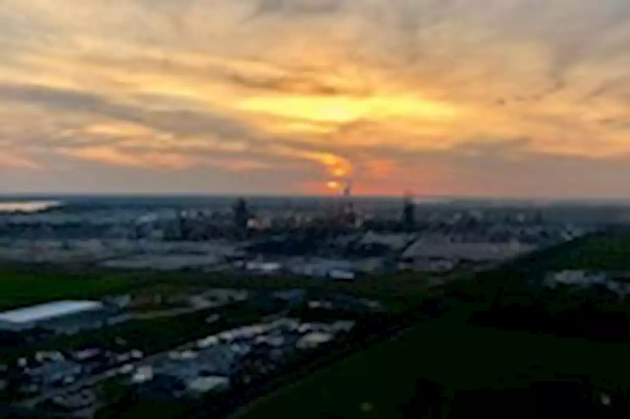 Refinery fire and smoke plume force evacuations in Louisiana town