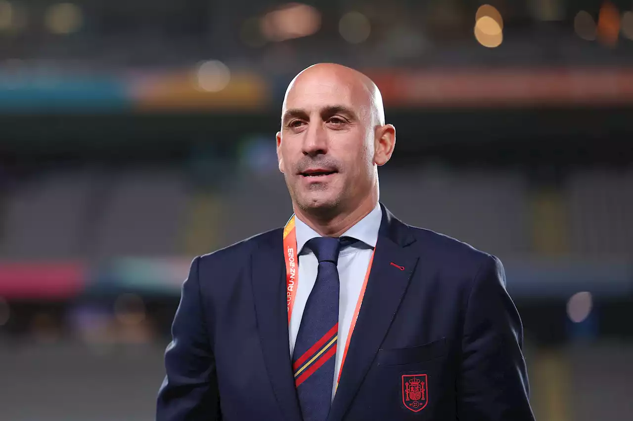 Luis Rubiales dimitirá de la presidencia del fútbol español tras beso forzado a jugadora