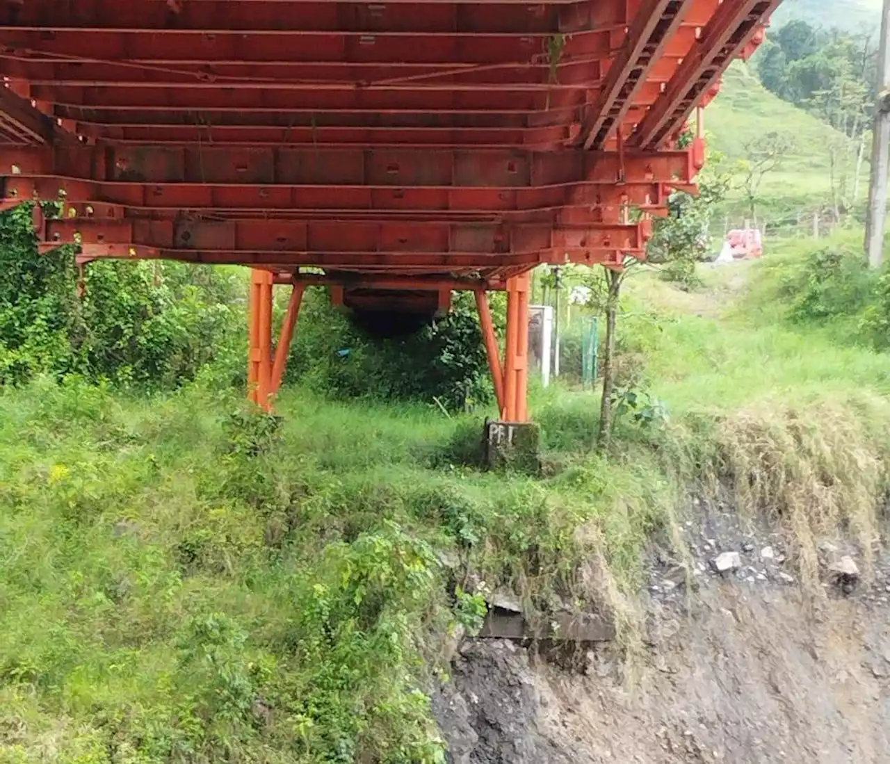 Otra vía alterna al llano restringe paso a transportadores de carga en Boyacá