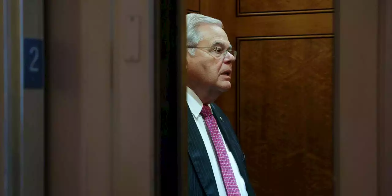 | Prosecutors Weigh Charges Against Sen. Bob Menendez