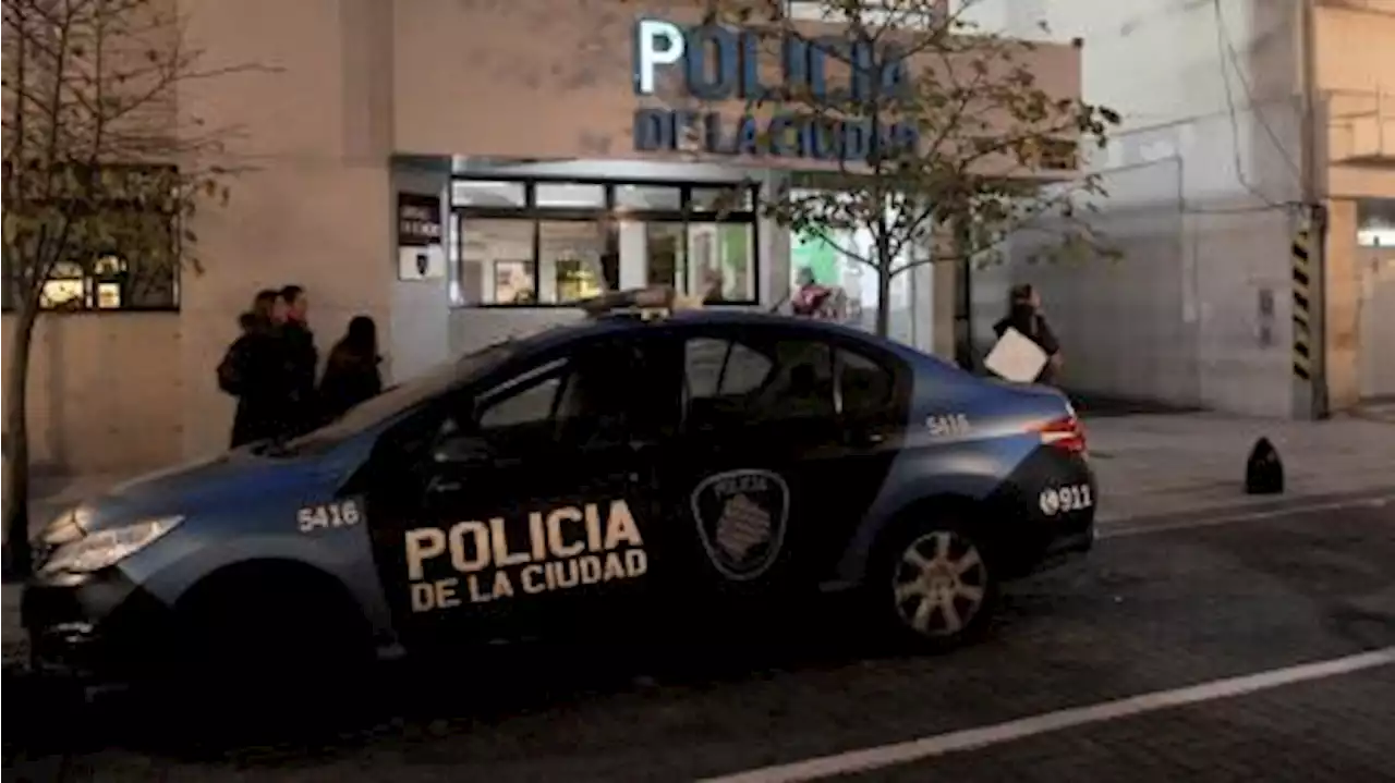 Al menos 34 presos violentaron una reja y quemaron colchones en Villa Urquiza pero fueron controlados