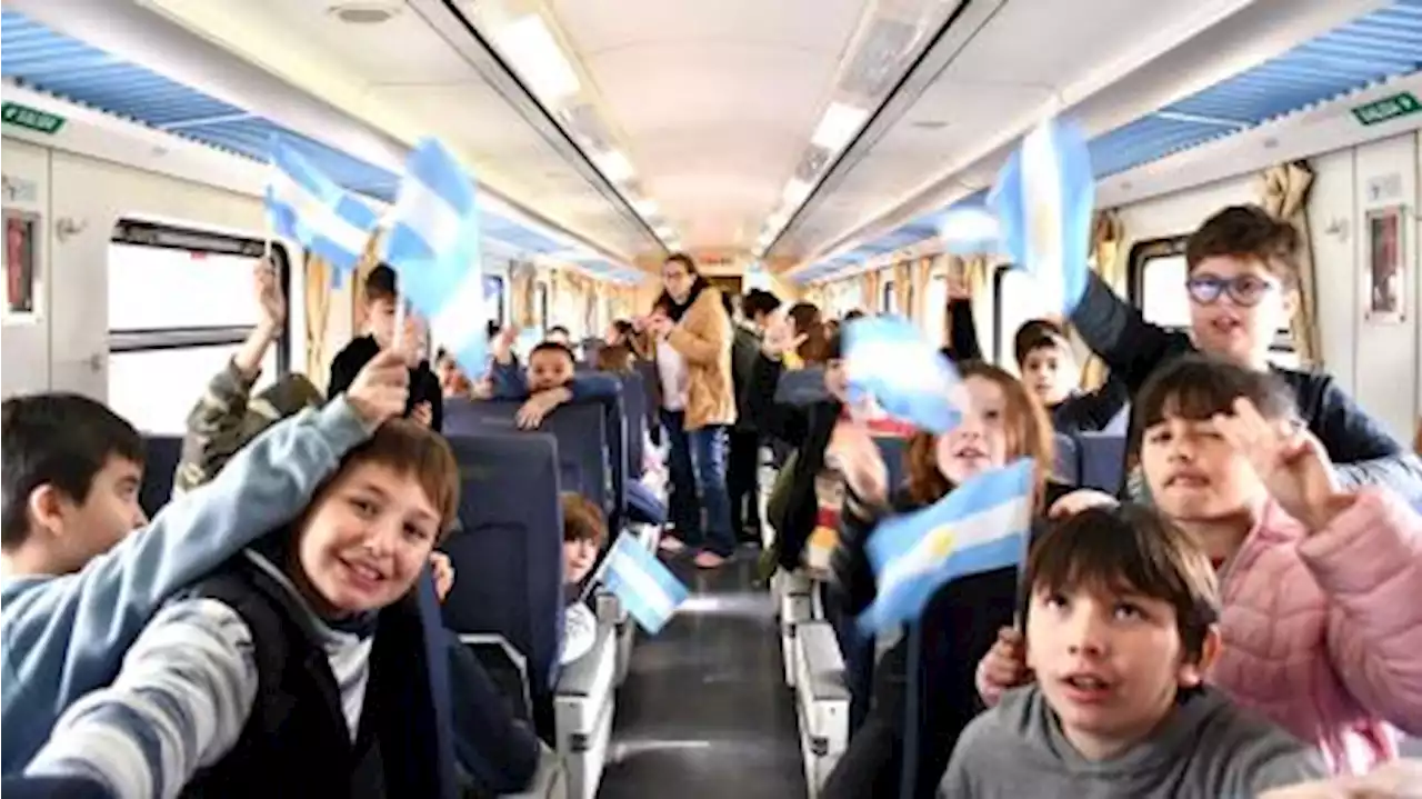 Inauguraron en Santa Fe una nueva parada intermedia del tren que une Retiro con Tucumán