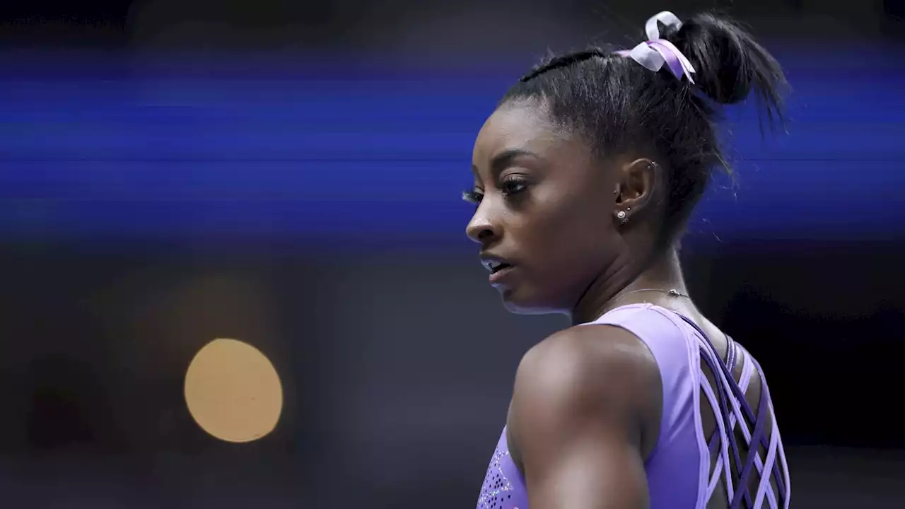 Simone Biles wows on vault while surging to the lead at the U.S. gymnastics championships