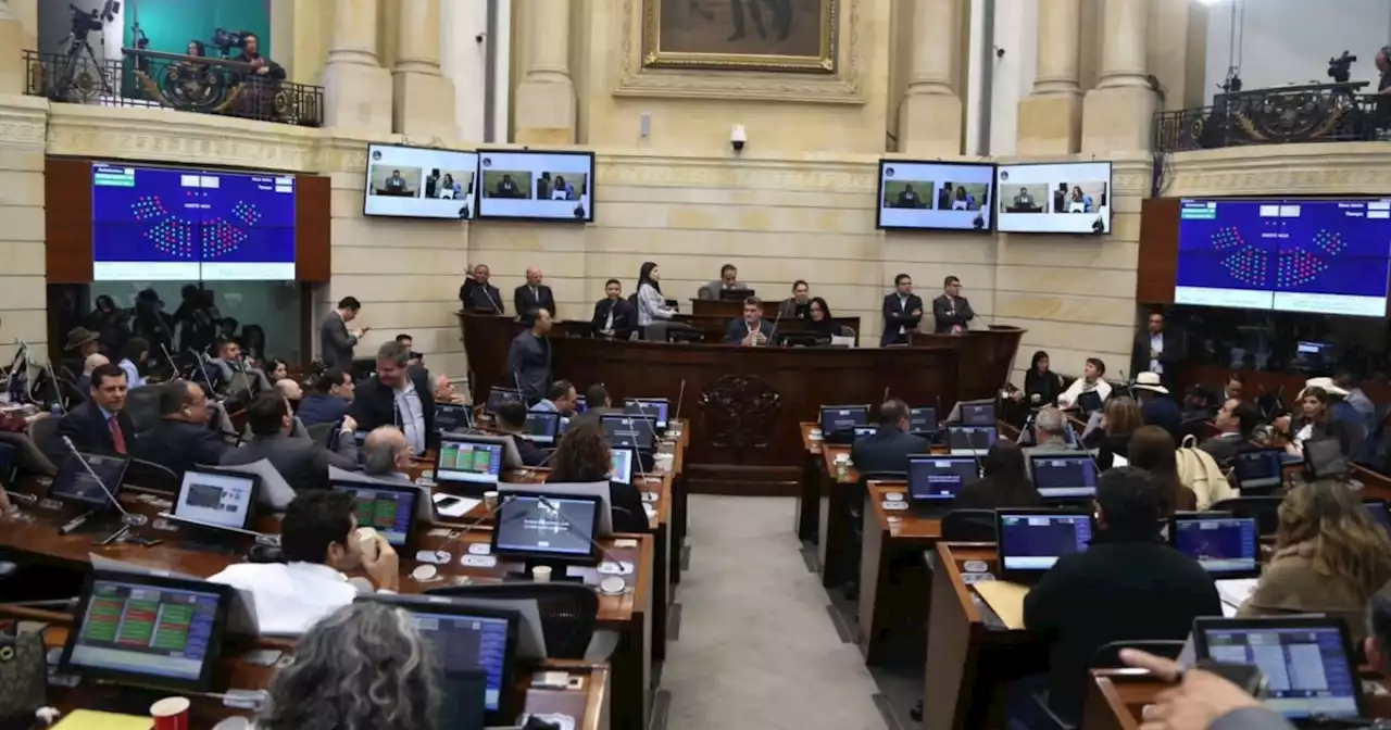 Congresistas buscan limitar edad para optar por tratamiento de cambio de género