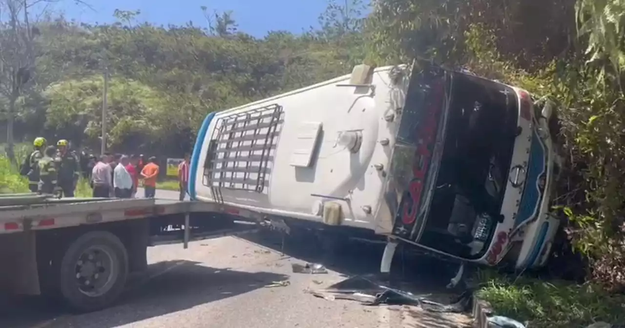 Video: accidente de un bus entre Ruitoque y Floridablanca dejó 19 heridos, entre ellos 5 menores