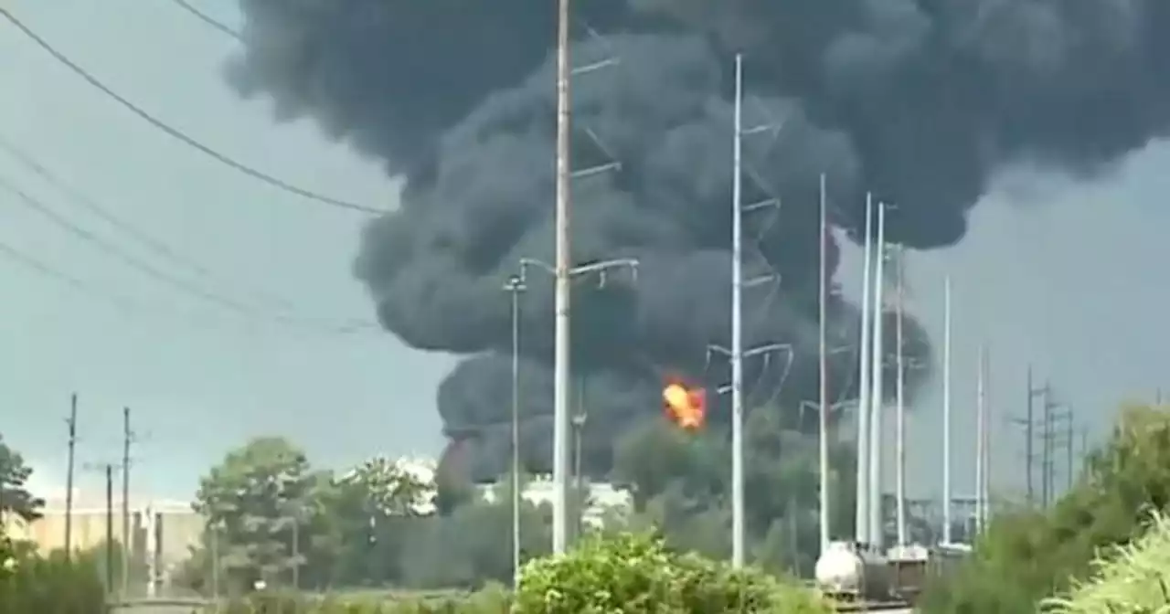 Large blaze at Louisiana oil refinery forces evacuations