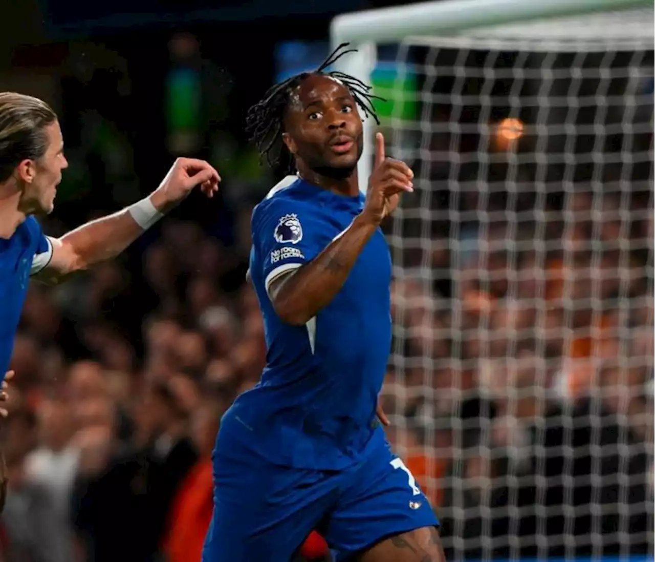 Al ritmo de Sterling llegó la primera victoria del Chelsea en la temporada